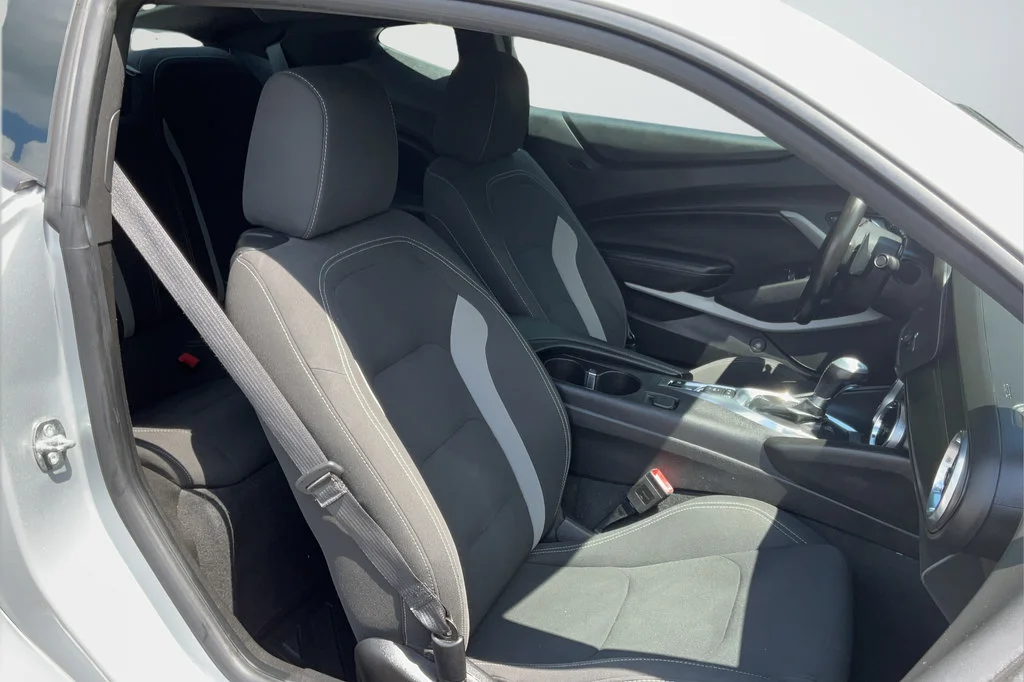 Certified Used 2018 SILVER ICE METALLIC Chevrolet 1LT image 20