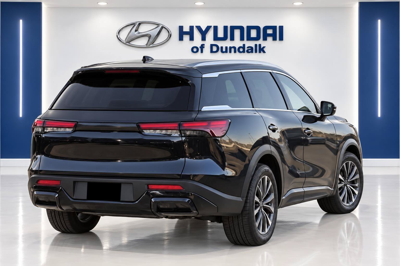 Used 2024 Black INFINITI LUXE image 6
