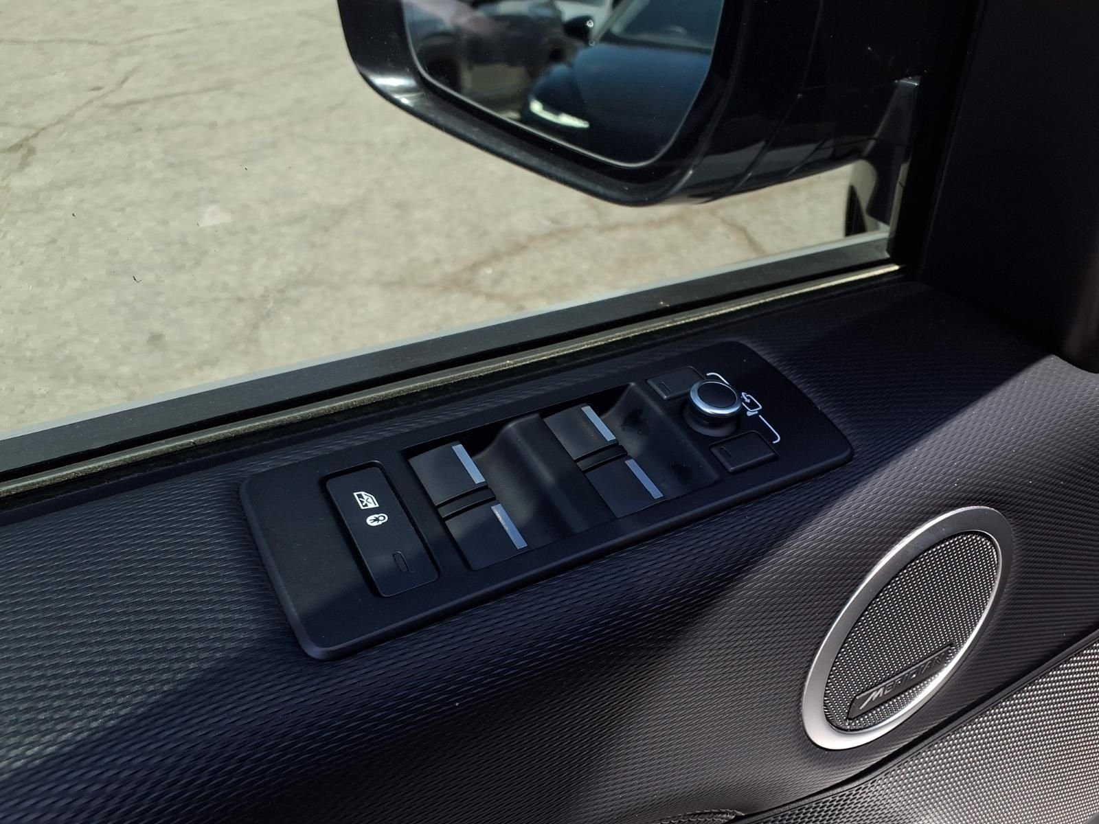 Used 2022  Land Rover S R-Dynamic image 15