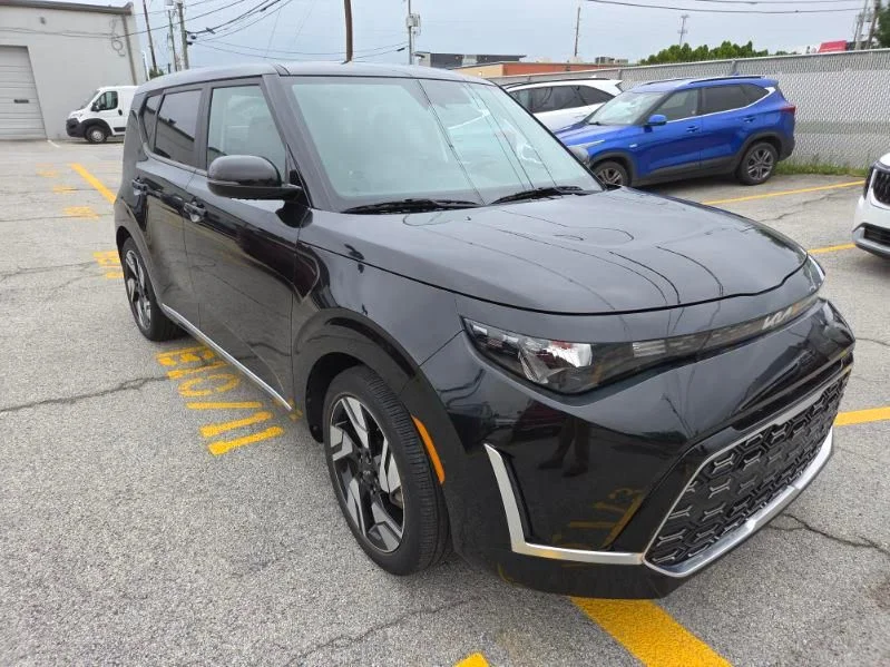 Used 2023 Black Kia GT-Line image 3