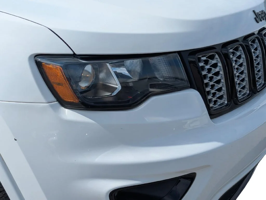 Used 2020 White Jeep Altitude image 4
