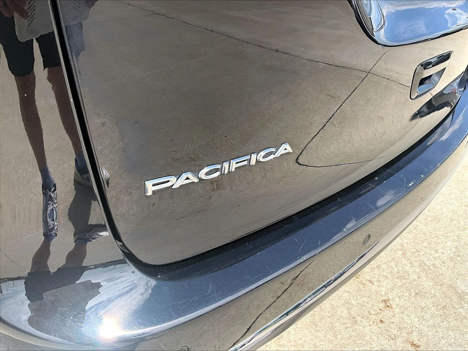 Used 2024 Black Chrysler Touring L image 9