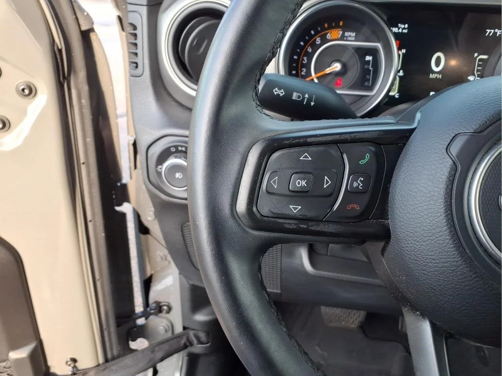 Used 2021 Gray Jeep Sport S image 22