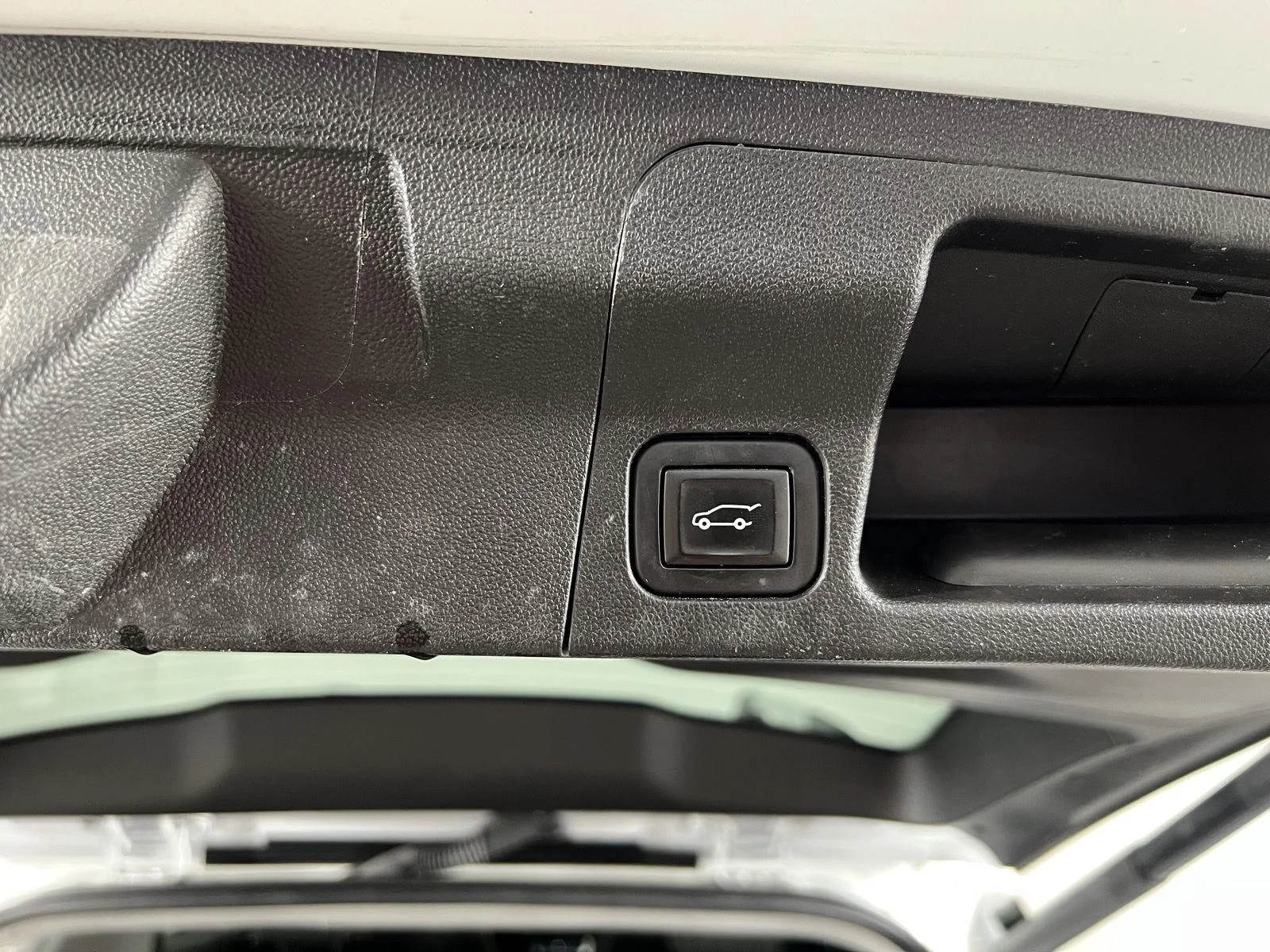 Used 2020 SUMMIT WHITE GMC SLE image 5