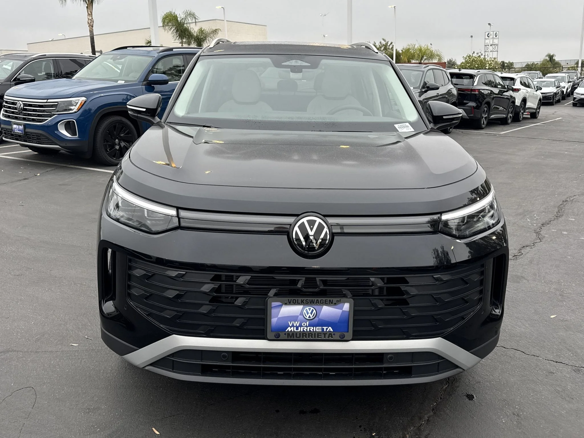 New 2026 Deep Black Pearl Volkswagen SE image 2