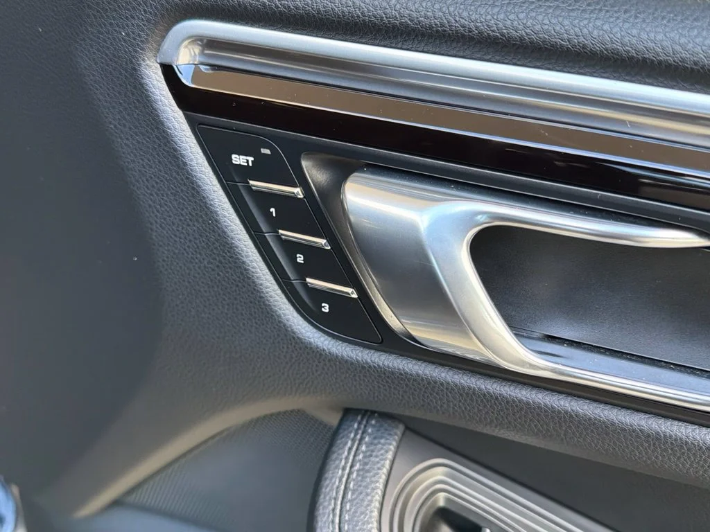 Used 2019 Black Porsche Base image 27