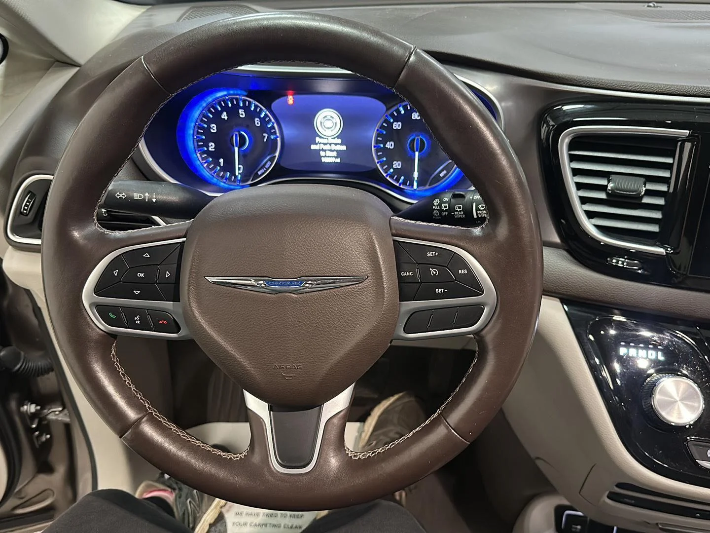 Used 2018 Molten Silver Chrysler Touring L Plus image 18