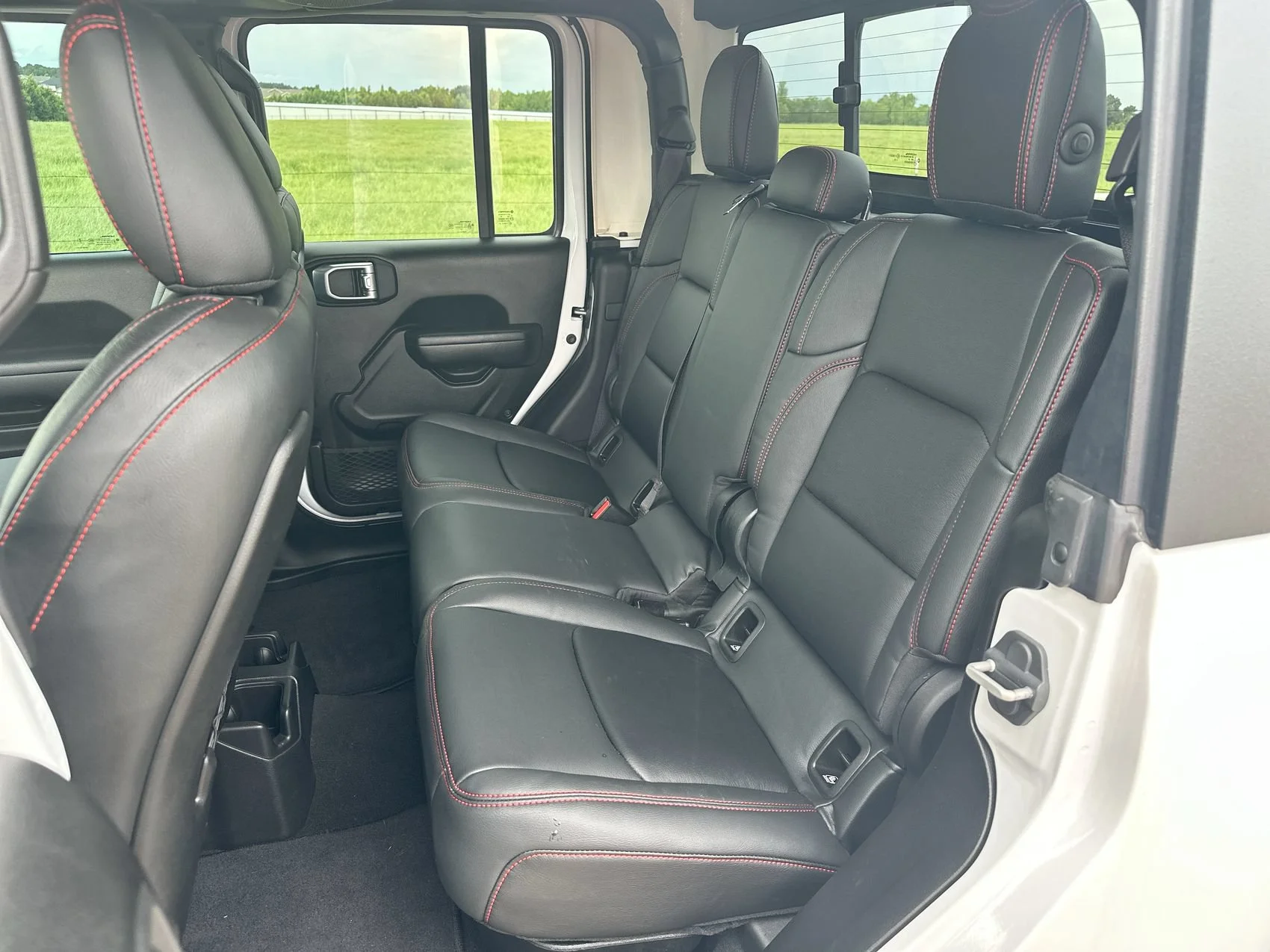 Used 2024 Bright White Clearcoat Jeep Rubicon image 21