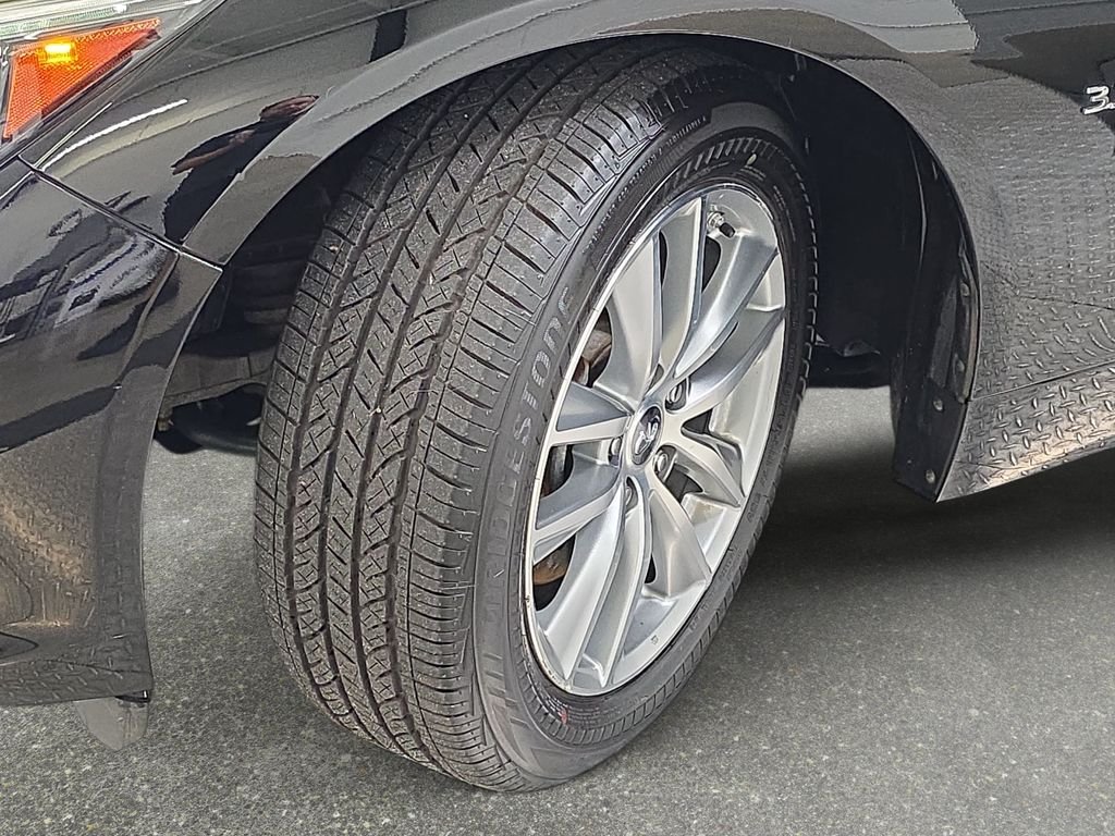 Used 2015 Black Obsidian INFINITI Base image 32