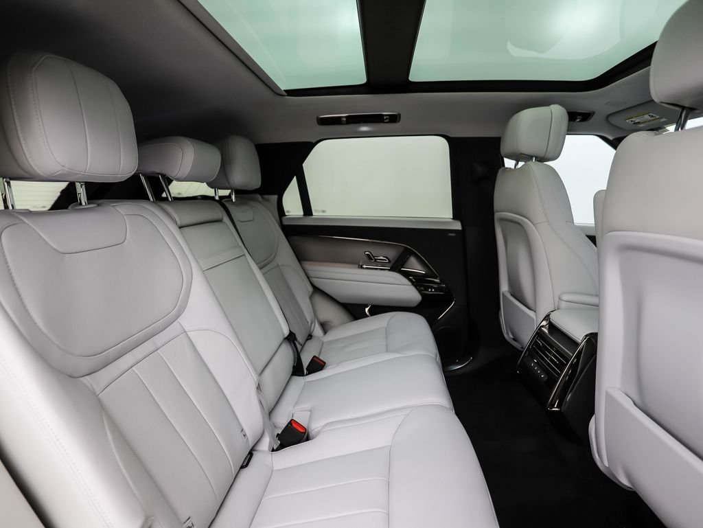 Used 2024 Santorini Black Metallic Land Rover SE image 27