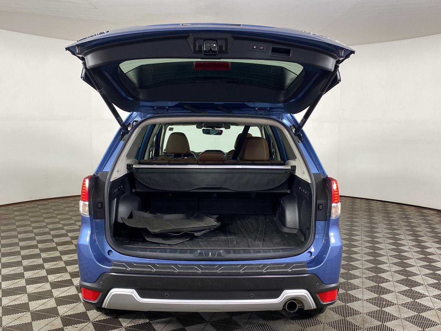 Used 2020 Horizon Blue Pearl Subaru Touring image 7