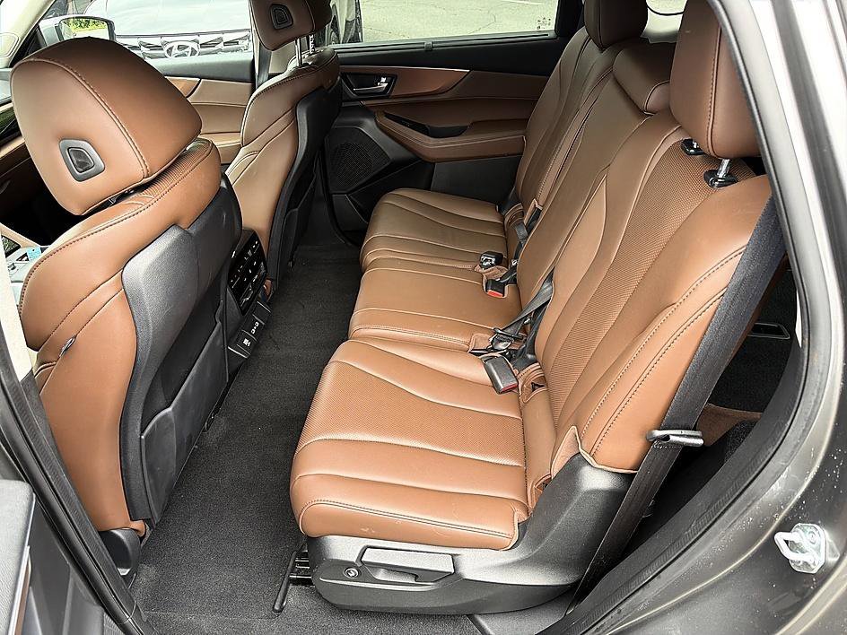 Used 2023 Liquid Carbon Metallic Acura w/Technology Package image 22