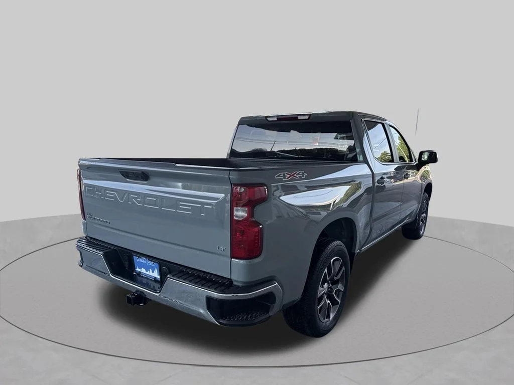Used 2024 Gray Chevrolet LT image 9