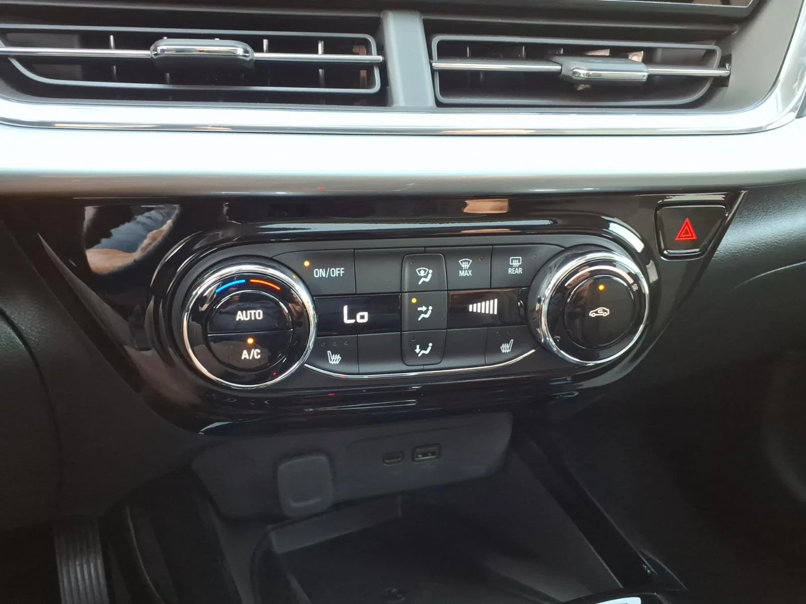 2026 Chevrolet Trax LT - Photo 14
