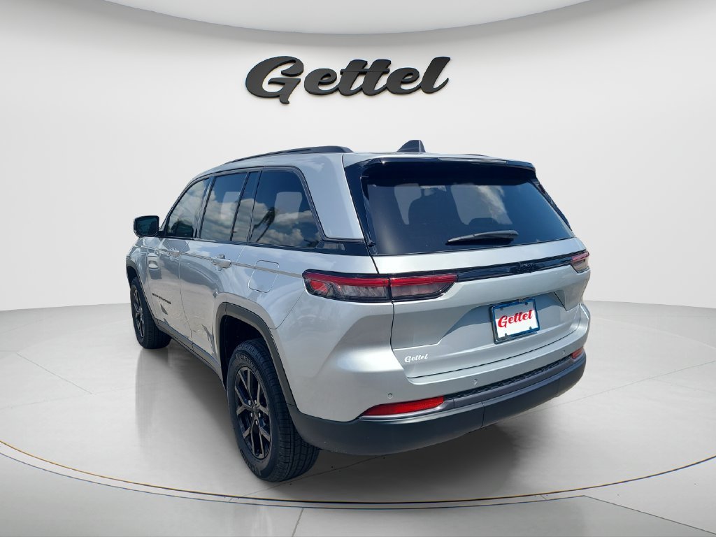 Used 2026 Silver Jeep Altitude image 7