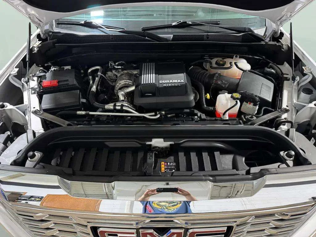 Certified Used 2022 White Frost Tricoat GMC Denali image 28