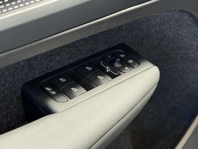 2026 Volvo XC40 Ultra Black Edition - Photo 13