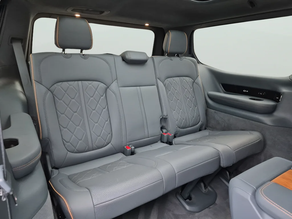 Used 2024 White Jeep Series III image 41