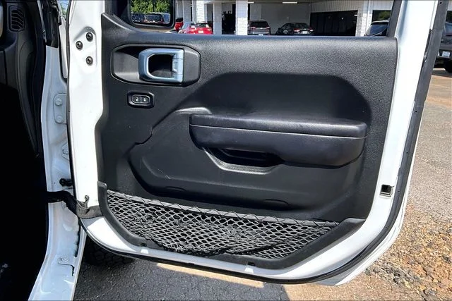 Used 2021 White Jeep Sport image 25