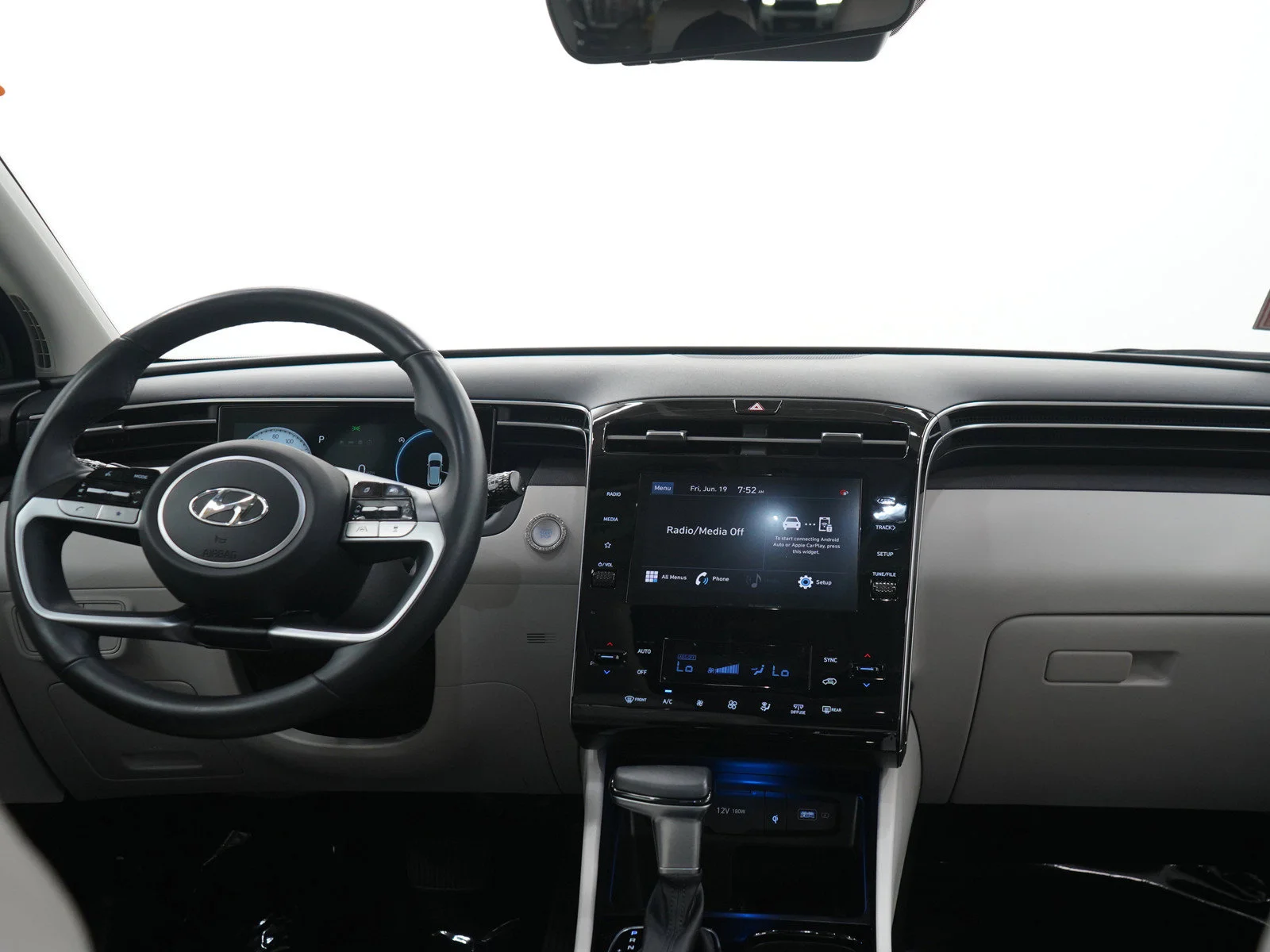 Used 2022 Phantom Black Hyundai SEL image 13