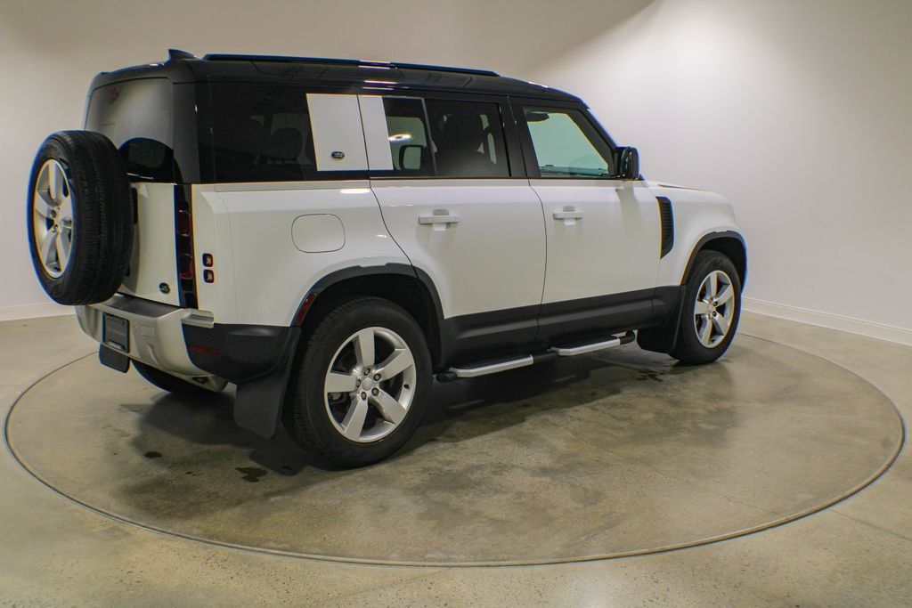 Used 2023 Fuji White Land Rover S image 6