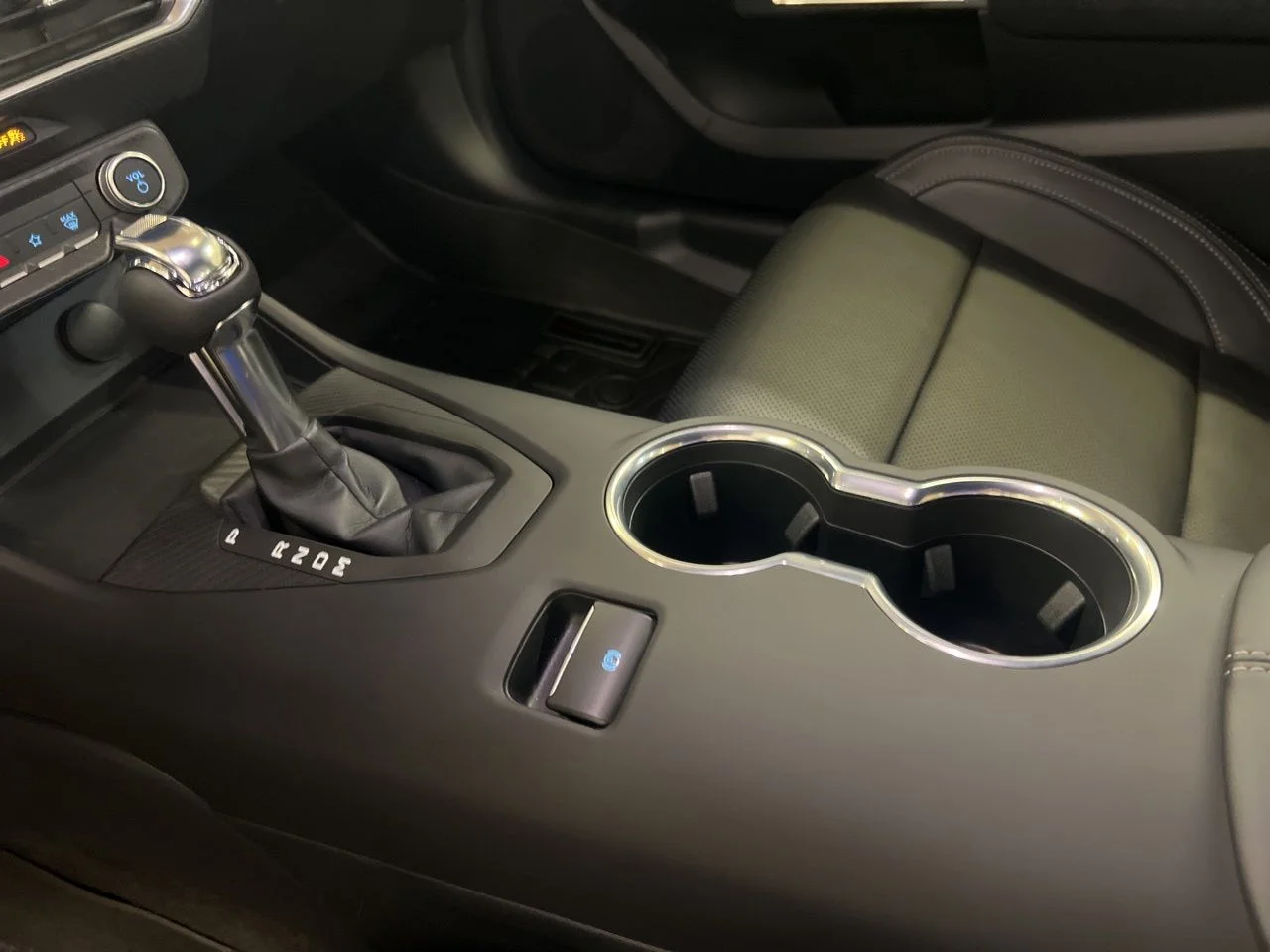 Used 2025 Gray Ford GT Premium image 25