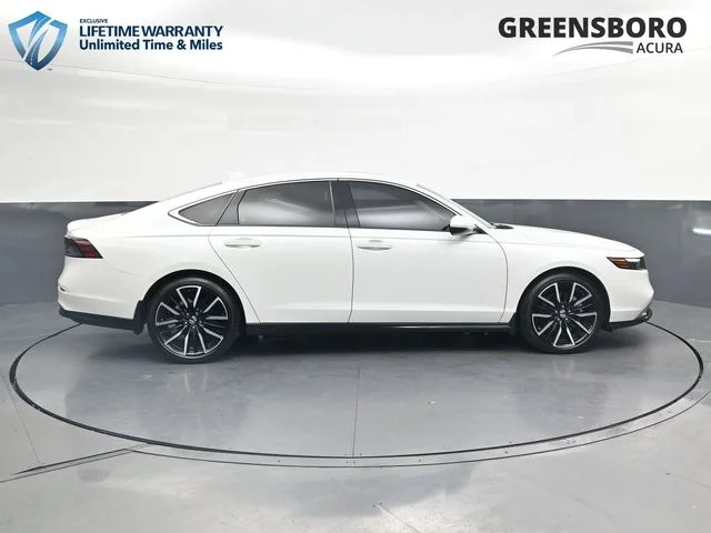 Used 2025  Honda Touring image 4