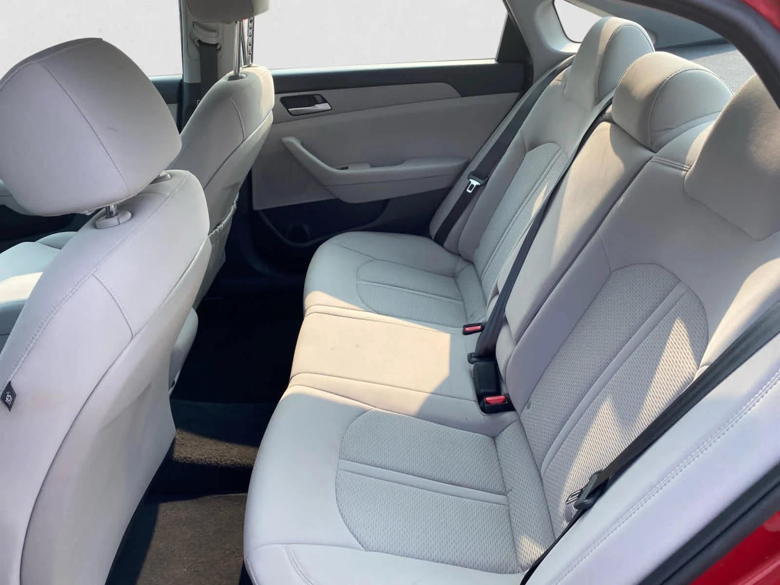 Used 2019 Scarlet Red Hyundai SE image 20
