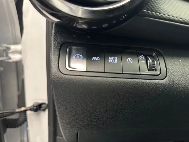 Used 2025 White Chevrolet LT image 19
