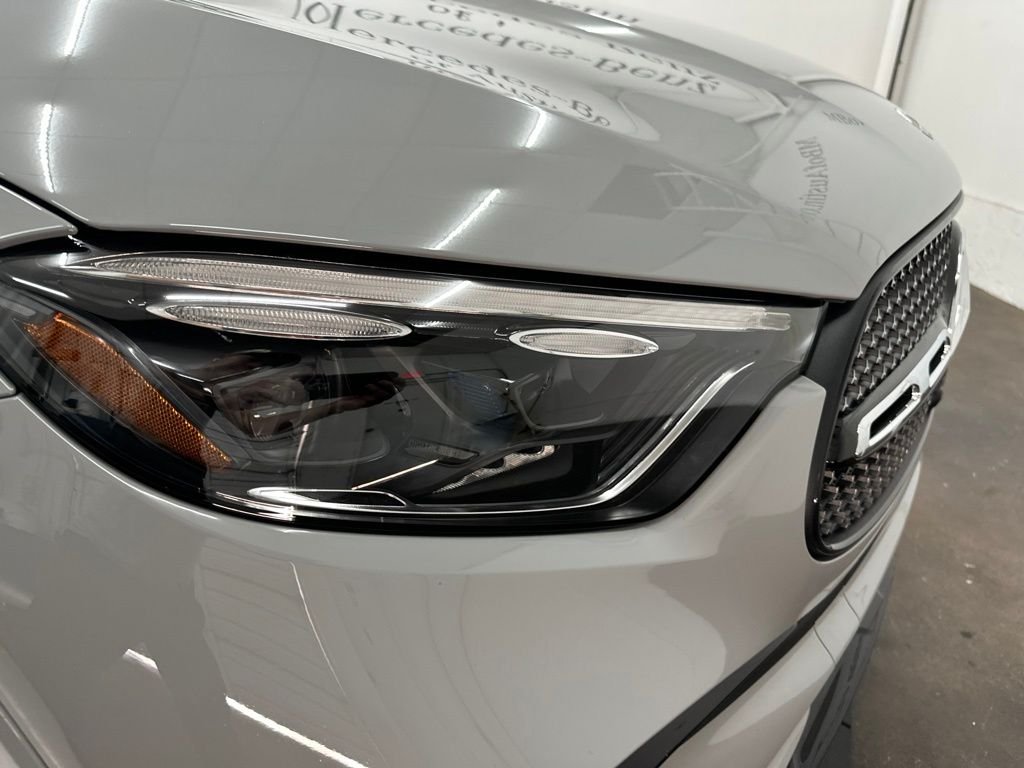 New 2026 MANUFAKTUR Alpine Grey Mercedes-Benz GLC 300 image 10