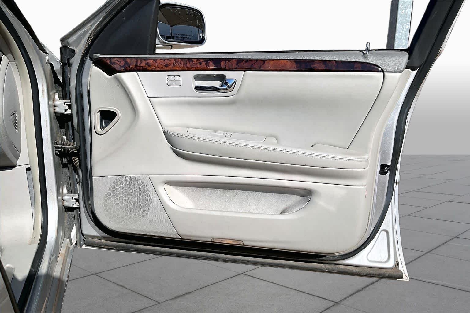 Used 2011 Radiant Silver Metallic Cadillac Luxury Collection image 24