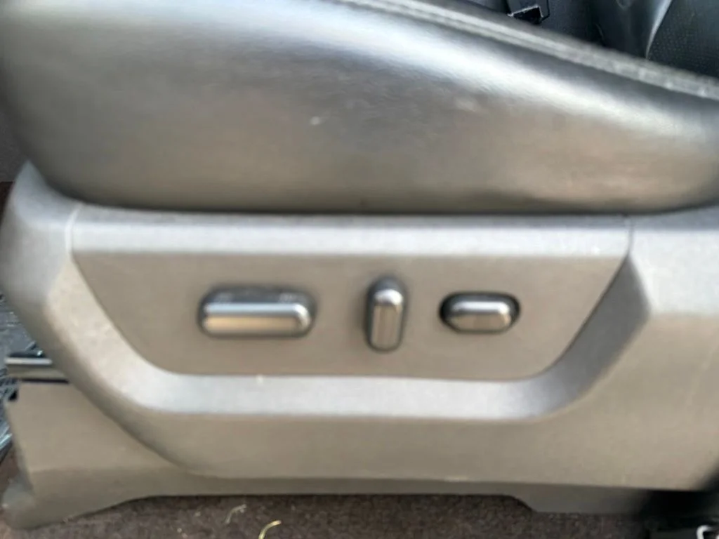 Used 2015 White Ford Lariat image 19