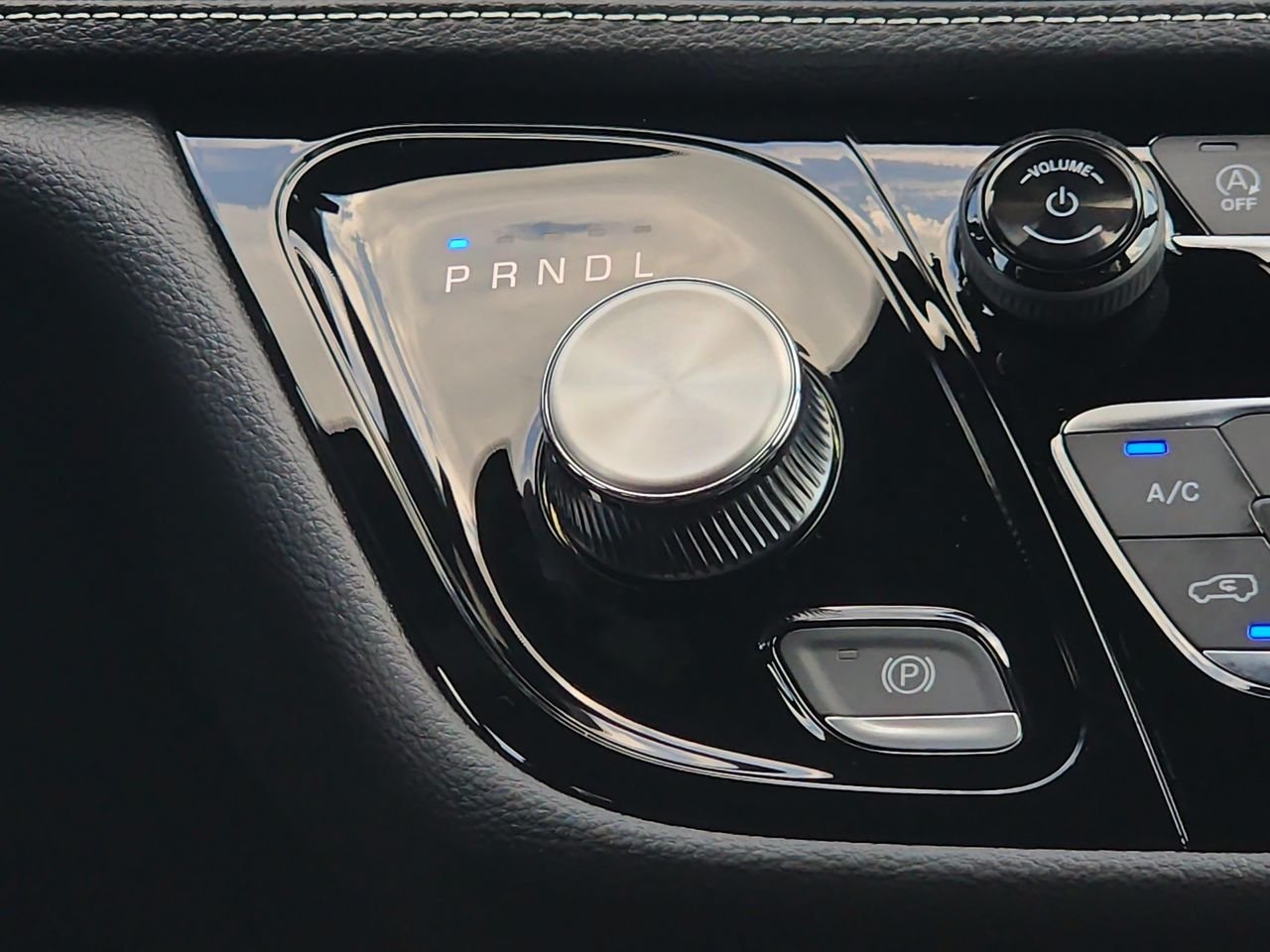 2026 Chrysler Pacifica Select - Photo 18