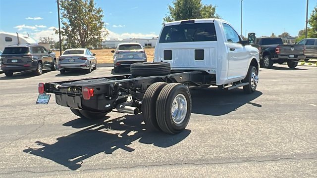 2026 RAM 3500 Chassis Tradesman - Photo 3