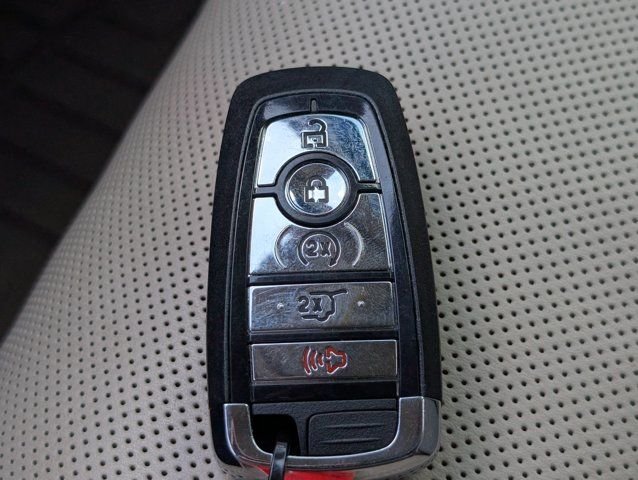 Used 2024 Blue Lincoln Reserve image 33