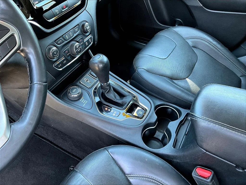Used 2019 Gray Jeep Limited image 22