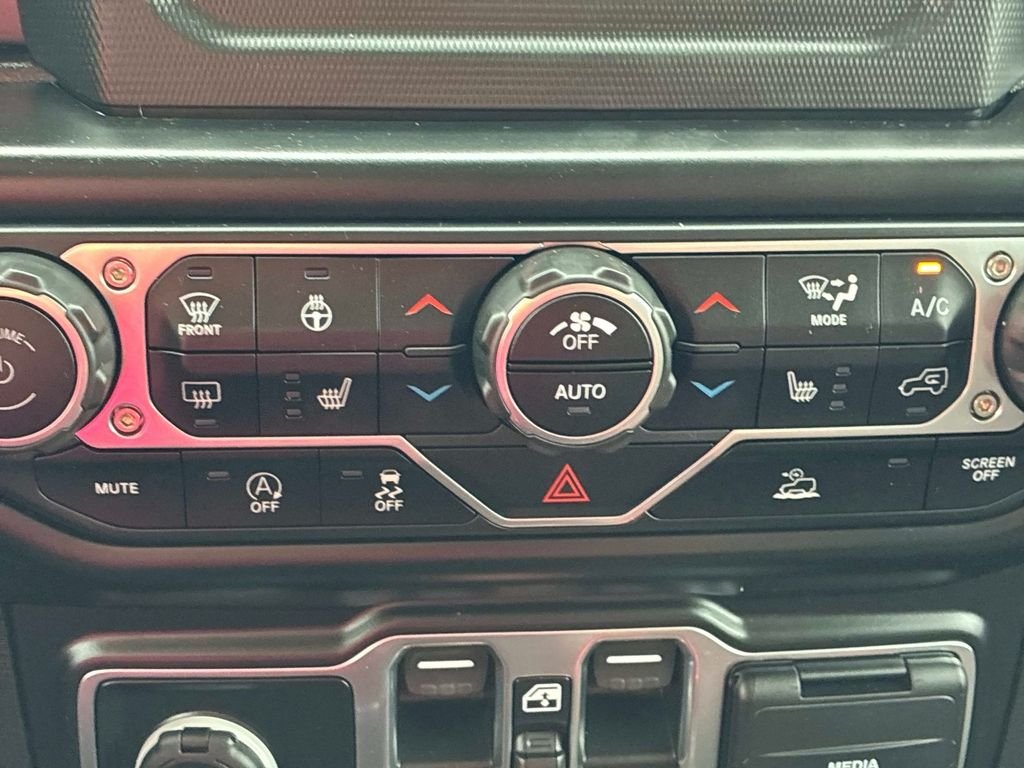 Used 2021 White Jeep Unlimited Sport S image 30