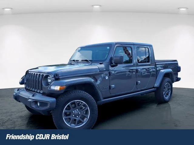 Used 2021 Gray Jeep Sport image 1