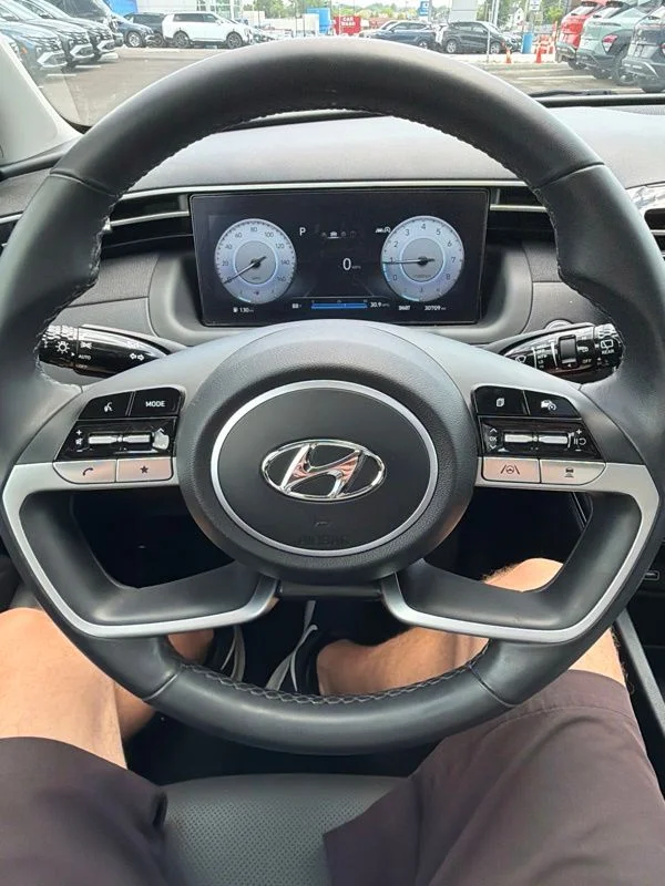 Used 2023 Silver Hyundai SEL image 21