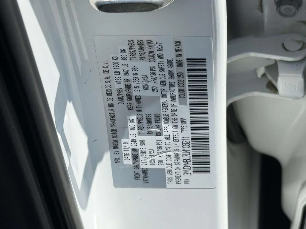 Used 2020 White Mazda S image 32