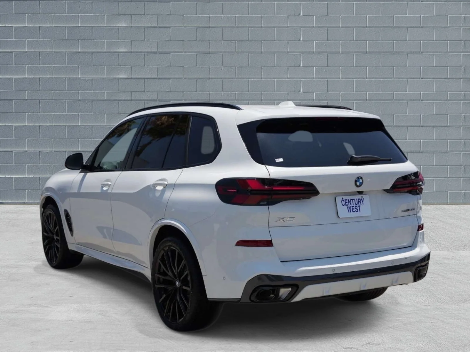 New 2026 Alpine White BMW sDrive40i image 3