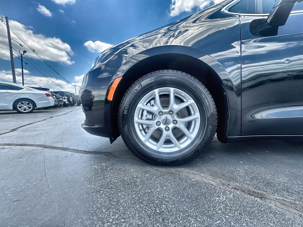 2022 Chrysler Pacifica Touring L - Photo 10