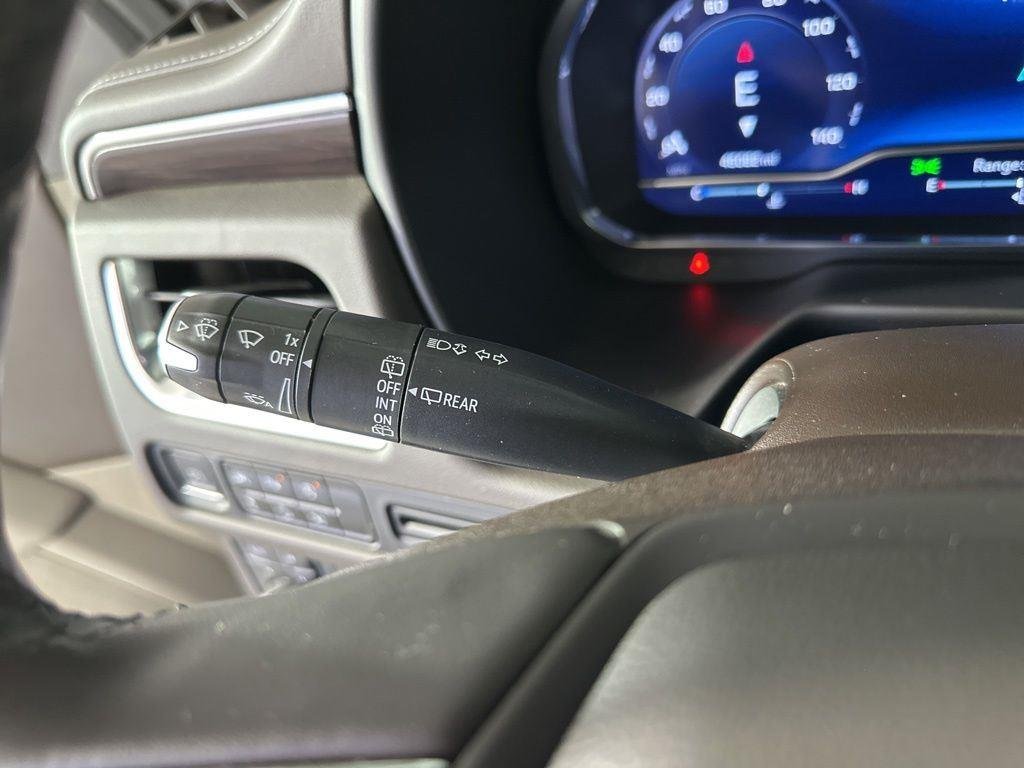 Used 2023 Pearl Chevrolet Z71 image 27