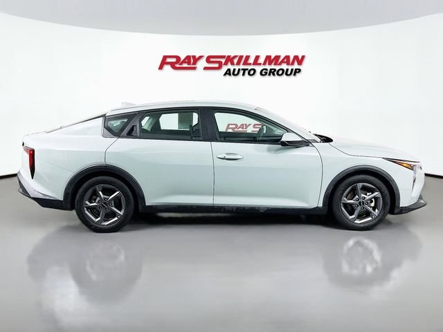 2025 Kia K4 LXS - Photo 8
