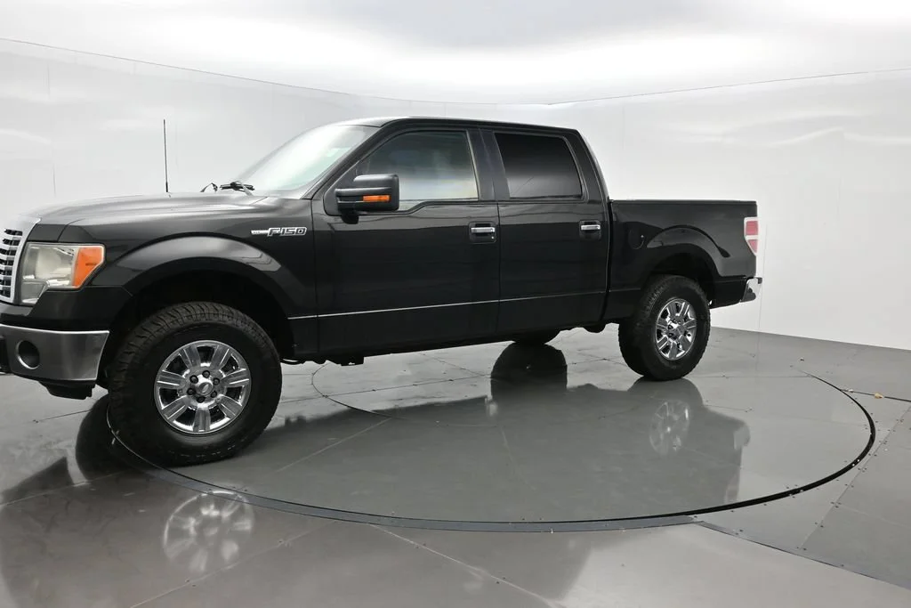 Used 2011 Ford F-150 XLT with VIN 1FTFW1EF9BFA20890 for sale in Naperville, IL