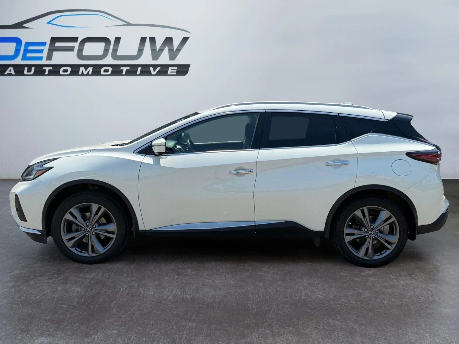 Used 2022 WHIE Nissan Platinum image 6