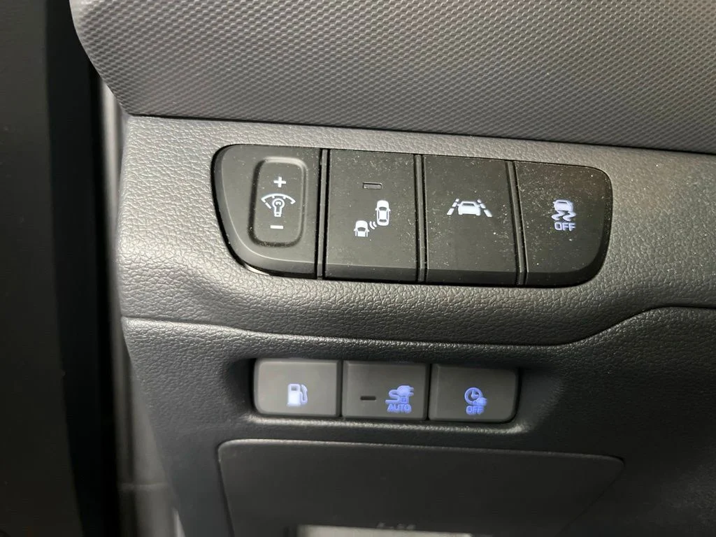 Used 2022 Gray Hyundai SEL image 13