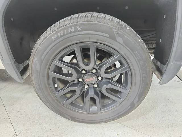 Used 2022 Quicksilver Metallic GMC Elevation image 13