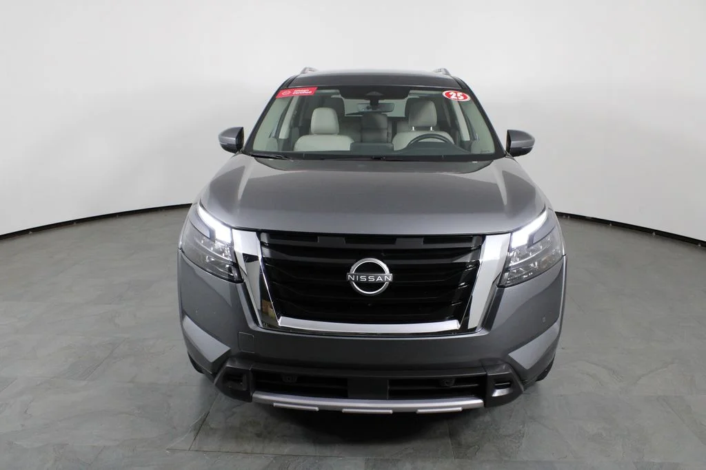 2025 Nissan Pathfinder SL - Photo 13