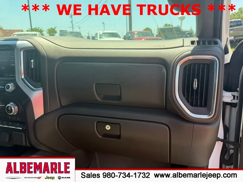 Used 2020 White GMC SLT image 33
